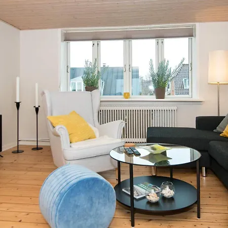 4 Person Holiday In V