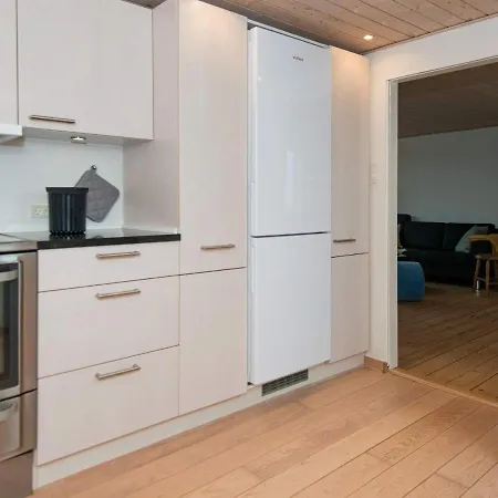 4 Person Holiday In V Holiday home *