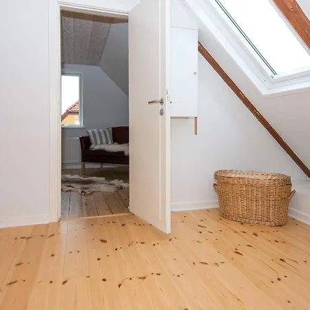 4 Person Holiday In V *